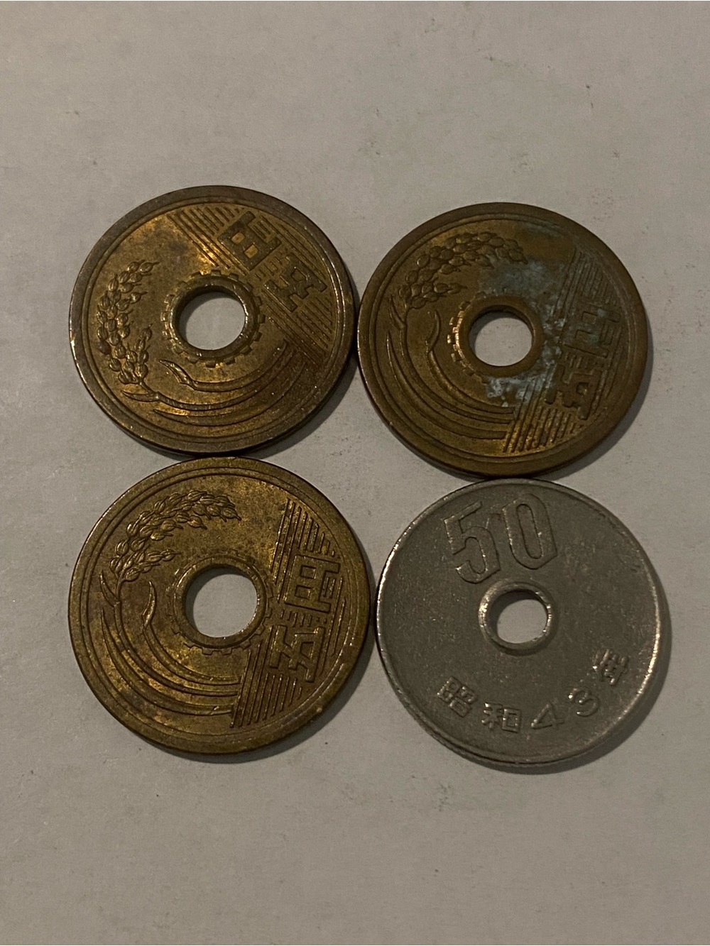4 coins , Japanese yen